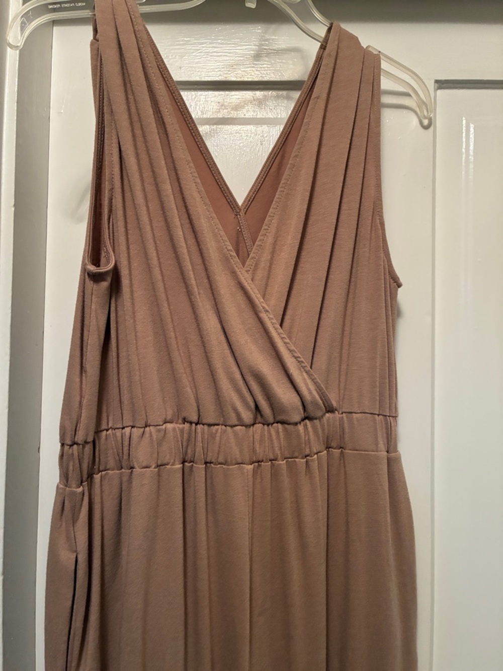✴️Sleeveless Surplice Wide-Leg Jumpsuit in Mauve - Picture 2 of 5